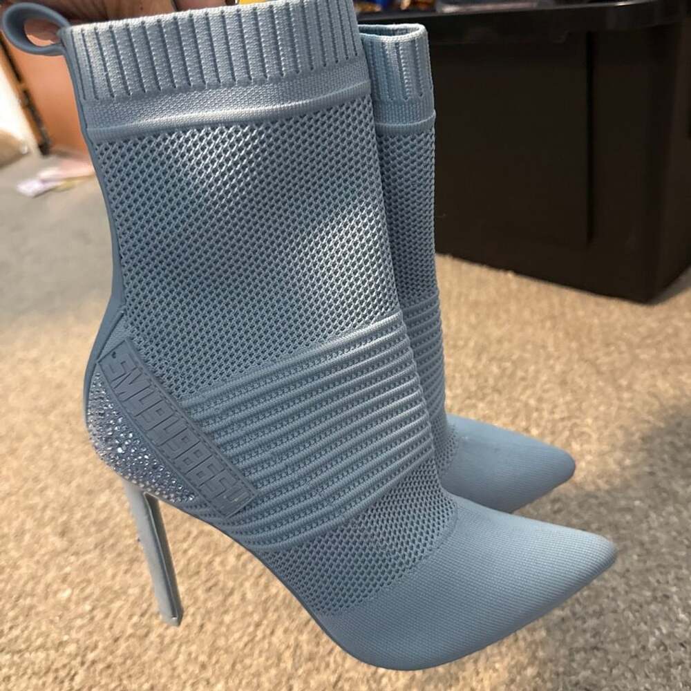 Steve Madden Maxwelle Booties Size 9.5 Blue Rhinestone
